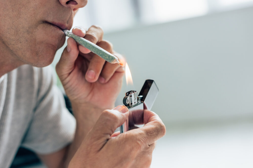 palenie jointa, marihuana, 62a
